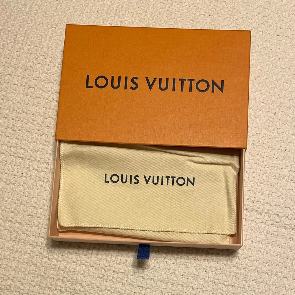 NWT Louis Vuitton x Grace Coddington Black 'Catogram' Scarf - Picture 4 of 4